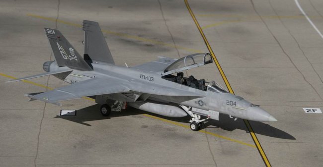ハセガワ 1/48 F/A-18F SUPER HORNET  VFA-103 Amazon.com: Hasegawa 02458 1/72 US Navy F/A-18F Super Hornet