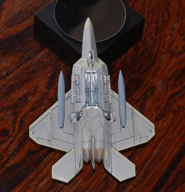 F-22 ラプター　1/144 Amazon.com: Trumpeter Interride 1/144 Model F-22 Raptor