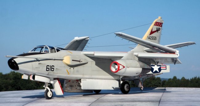 トランペッター 1/48 EKA-3B スカイウォーリアー プラモデル w17b8b5 トランペッター EKA-3B スカイウォーリアー 1/48 エアクラフト