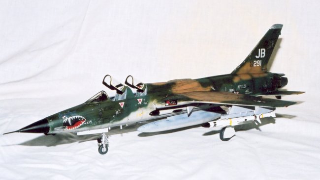 1/48 Monogram F-105G by Les Horvath
