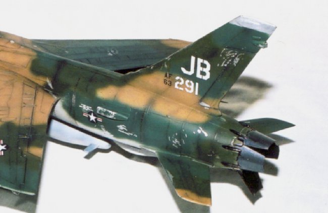モノグラム 1/48 F-105G ワイルドウィーゼル 完成品 1/48 Monogram F-105G by Les Horvath