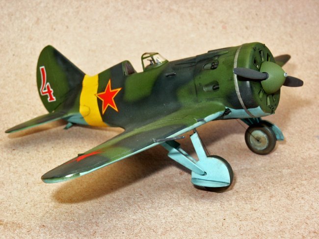 エデュアルド　 CLASS　POLIKARPOV I-16 1/48 Eduard Polikarpov I-16 Type 10 by Rian W. Jones