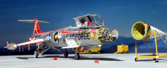 Amazon.com: Hasegawa 1:72 Scale F-104S/F-104G Model Kit