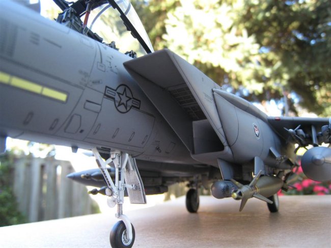 Revell 威望 F15E Strike Eagle F15E 战斗轰炸机模型