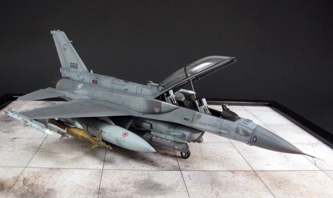 1/48 Kinetic F-16D by Mark Chen 1/48 Kinetic F-16D by Mark Chen