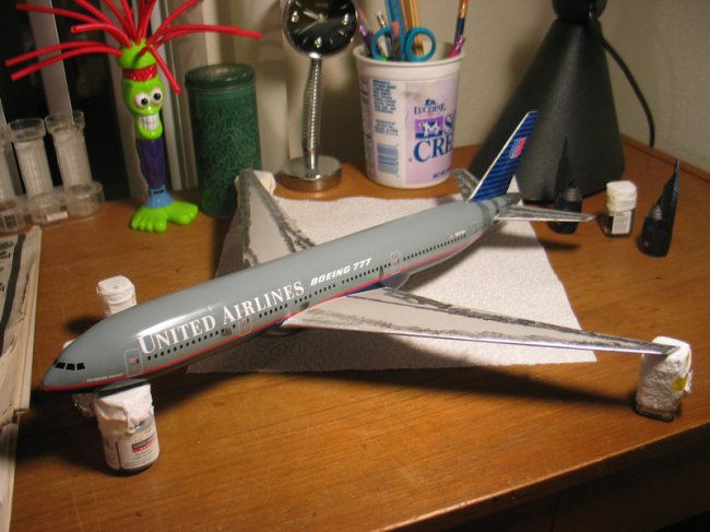 Details about   Minicraft United Airlines Boeing 777-200 1:144 Model Plane Kit Boeing Model New 