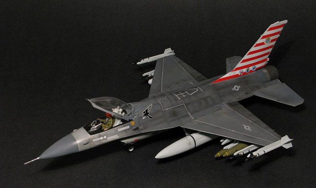 1/48 Academy F-16 by David Qu